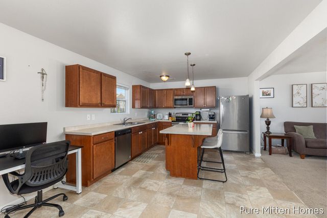 301 Wagonwheel Court, Cedar Springs, MI 49319