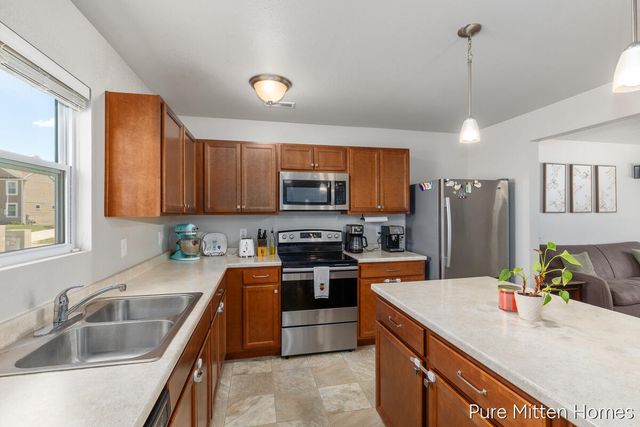 301 Wagonwheel Court, Cedar Springs, MI 49319