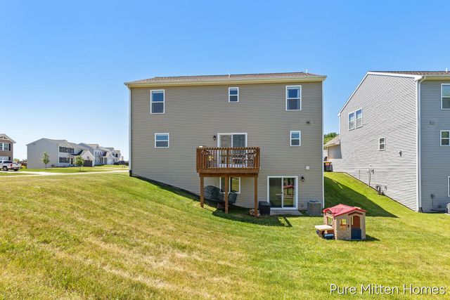 301 Wagonwheel Court, Cedar Springs, MI 49319