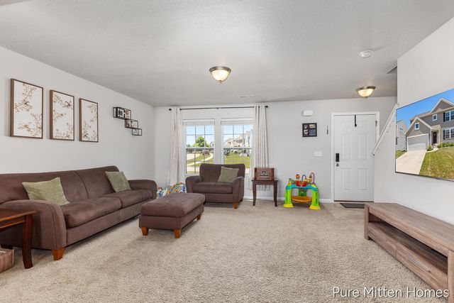 301 Wagonwheel Court, Cedar Springs, MI 49319