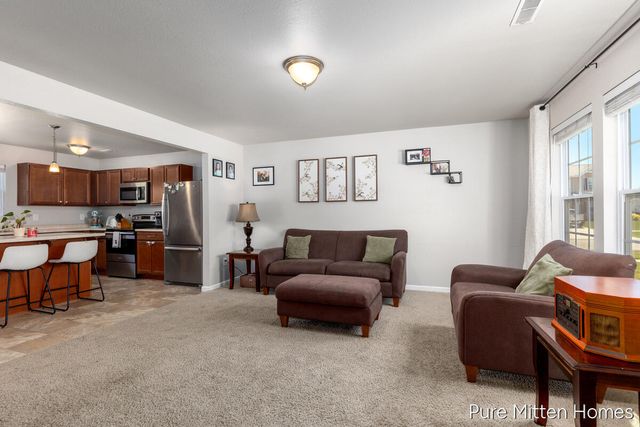 301 Wagonwheel Court, Cedar Springs, MI 49319