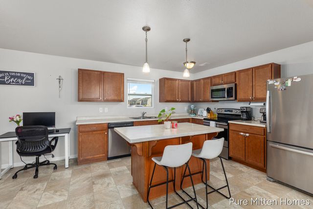 301 Wagonwheel Court, Cedar Springs, MI 49319