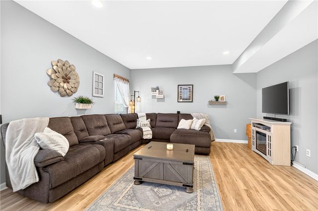 357 Greene Dr, Jefferson Hills, PA 15025