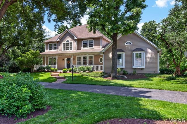 12825 Brighton Woods Drive, Town And Country, MO 63131