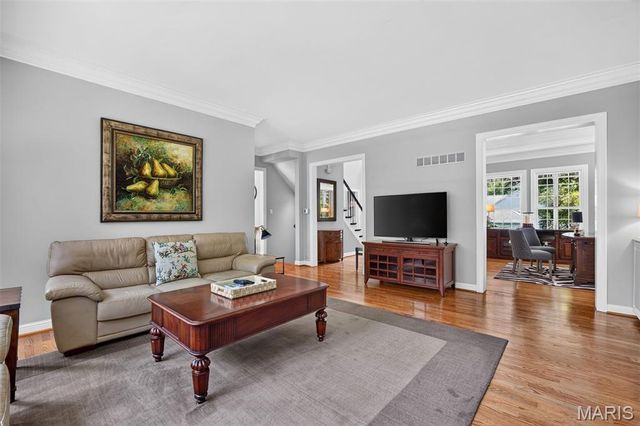 12825 Brighton Woods Drive, Town And Country, MO 63131