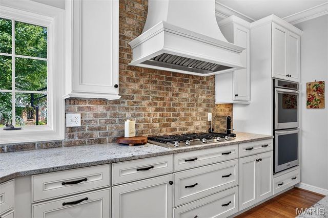 12825 Brighton Woods Drive, Town And Country, MO 63131