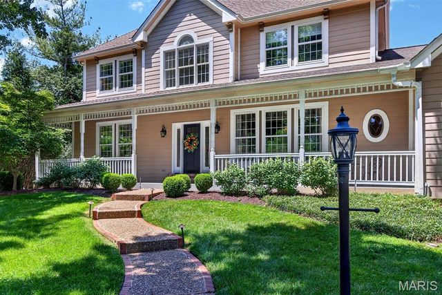 12825 Brighton Woods Drive, Town And Country, MO 63131