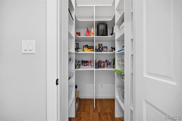12825 Brighton Woods Drive, Town And Country, MO 63131