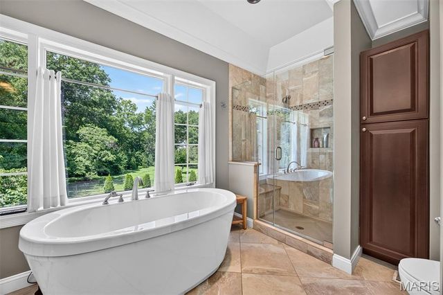 12825 Brighton Woods Drive, Town And Country, MO 63131