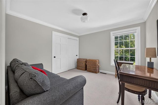 12825 Brighton Woods Drive, Town And Country, MO 63131