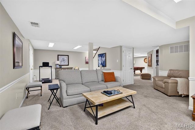 12825 Brighton Woods Drive, Town And Country, MO 63131