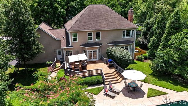 12825 Brighton Woods Drive, Town And Country, MO 63131
