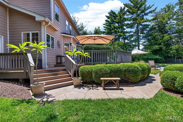 12825 Brighton Woods Drive, Town And Country, MO 63131
