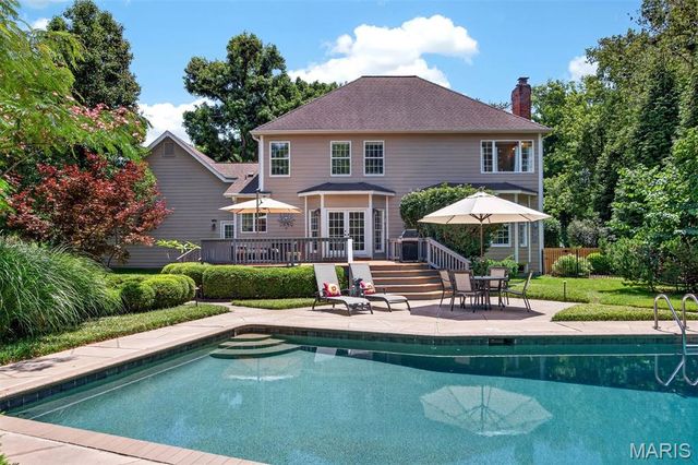 12825 Brighton Woods Drive, Town And Country, MO 63131