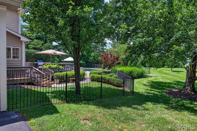 12825 Brighton Woods Drive, Town And Country, MO 63131