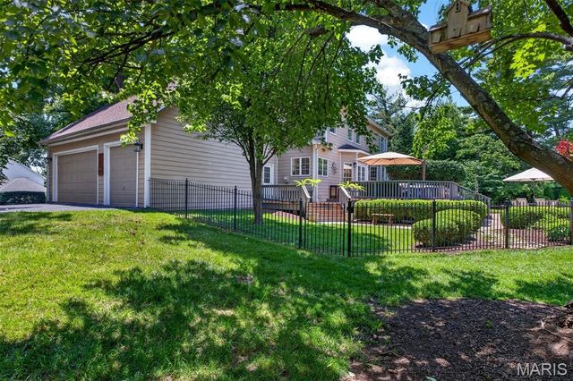 12825 Brighton Woods Drive, Town And Country, MO 63131