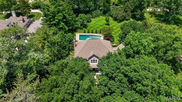 12825 Brighton Woods Drive, Town And Country, MO 63131
