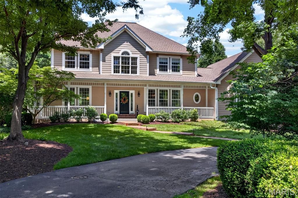 12825 Brighton Woods Drive, Town And Country, MO 63131