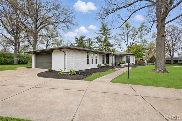 410 Monaco Drive, Warson Woods, MO 63122