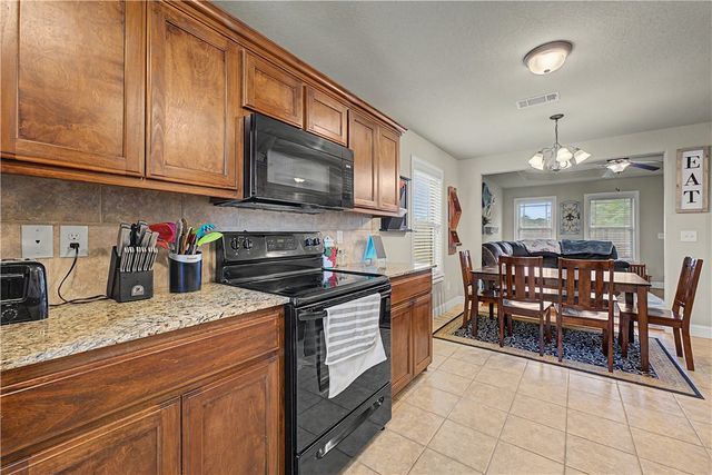 1103 W Berkeley Avenue, Rogers, AR 72758
