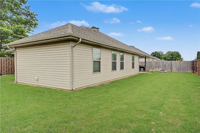 1103 W Berkeley Avenue, Rogers, AR 72758