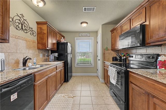 1103 W Berkeley Avenue, Rogers, AR 72758
