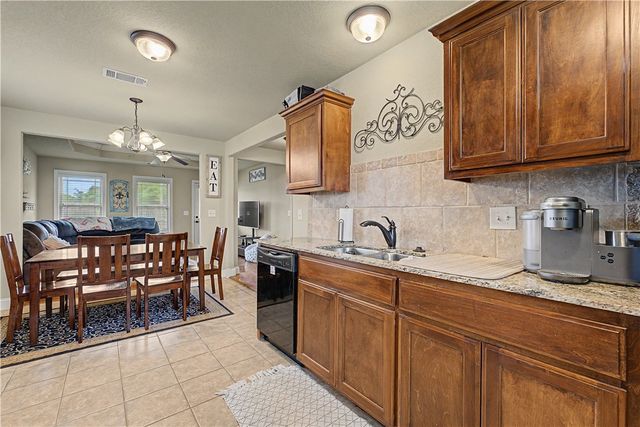 1103 W Berkeley Avenue, Rogers, AR 72758
