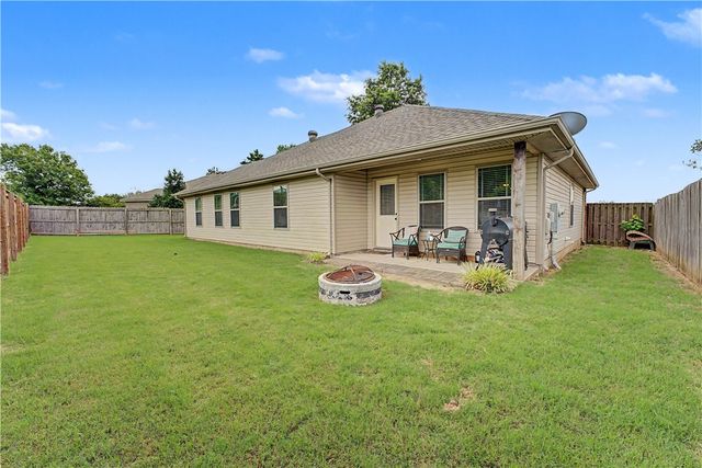 1103 W Berkeley Avenue, Rogers, AR 72758
