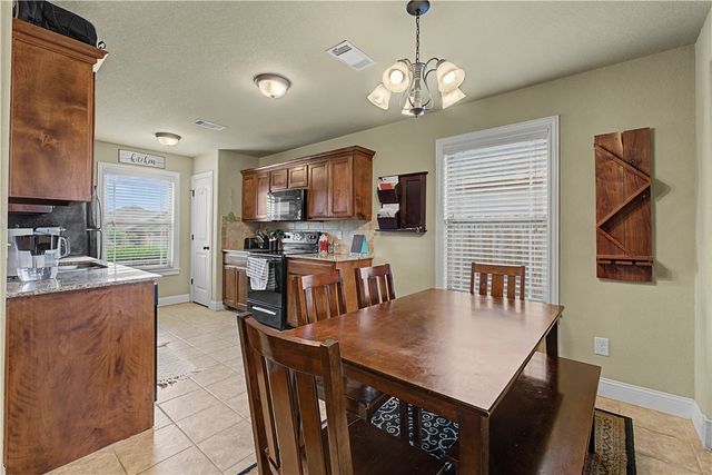 1103 W Berkeley Avenue, Rogers, AR 72758
