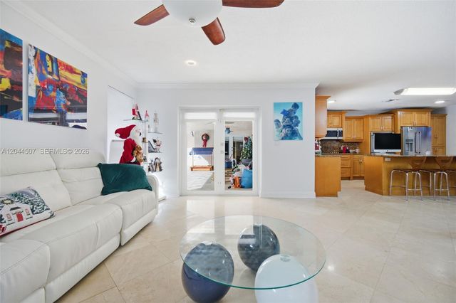 713 Diplomat Pkwy, Hallandale Beach, FL 33009