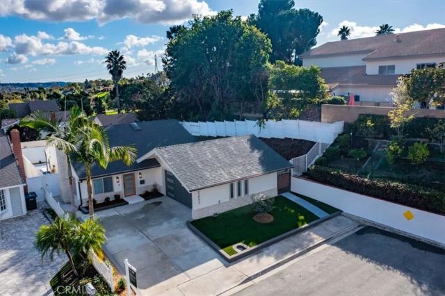 25802 Sycamore, Laguna Hills, CA 92653