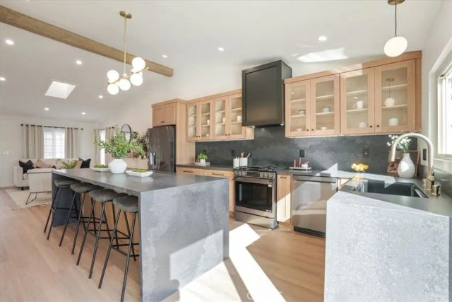 25802 Sycamore, Laguna Hills, CA 92653