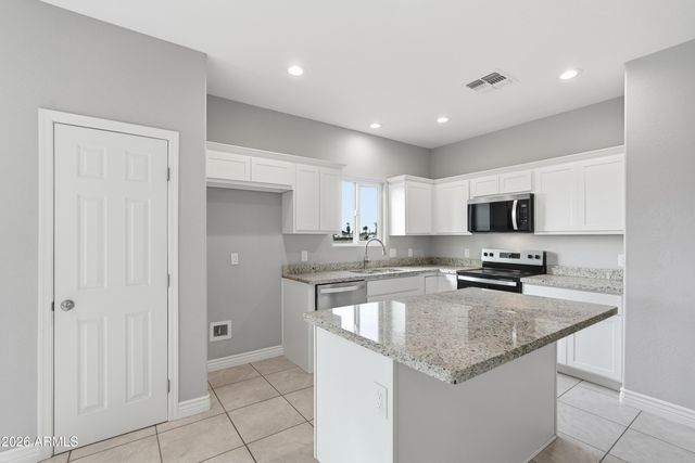 2221 W WASHINGTON Street, Phoenix, AZ 85009