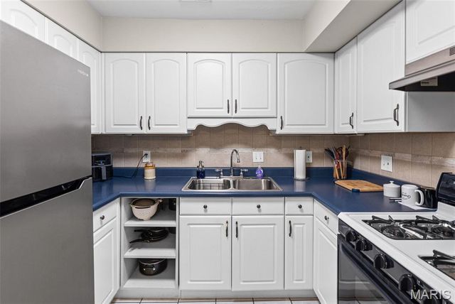 6934 Colonial Woods Drive 89, St Louis, MO 63129