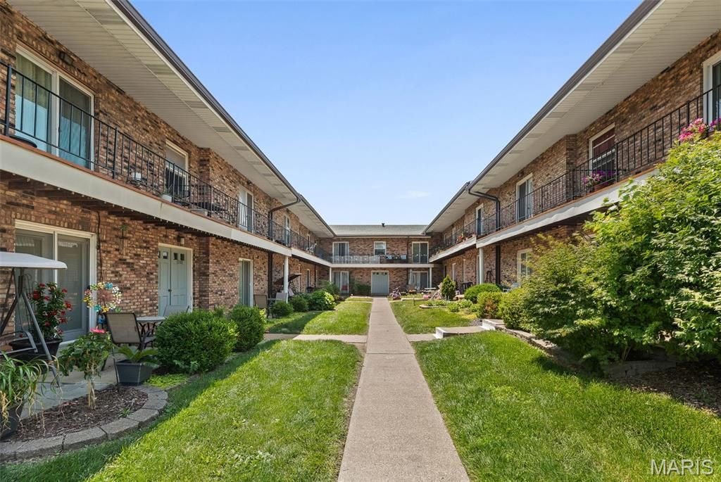 6934 Colonial Woods Drive 89, St Louis, MO 63129