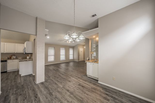 724 Ashbrook Drive, Desoto, TX 75115