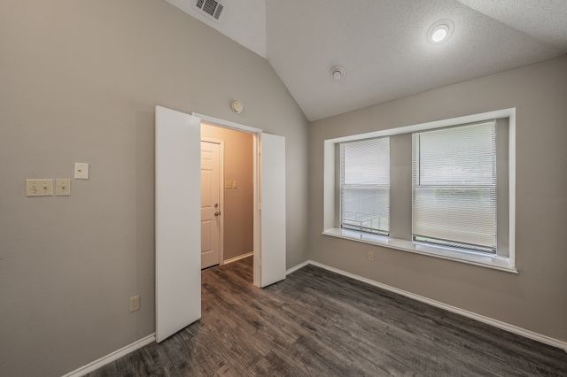 724 Ashbrook Drive, Desoto, TX 75115