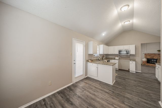 724 Ashbrook Drive, Desoto, TX 75115