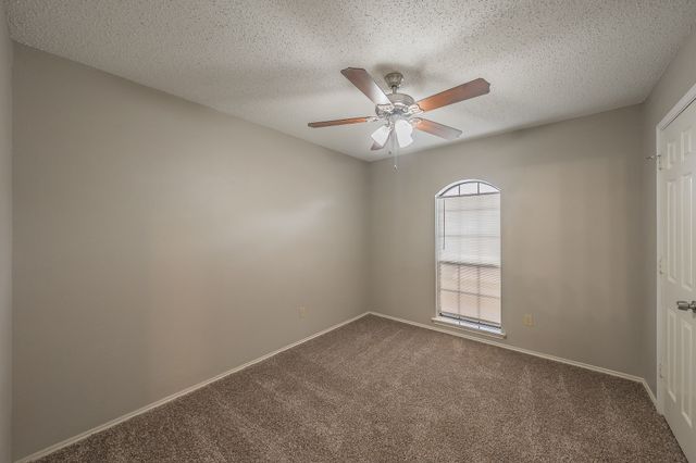 724 Ashbrook Drive, Desoto, TX 75115