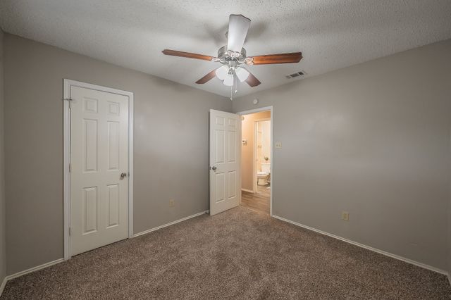 724 Ashbrook Drive, Desoto, TX 75115