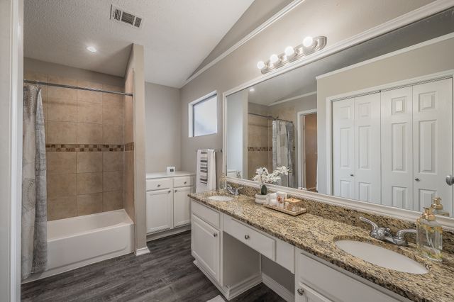 724 Ashbrook Drive, Desoto, TX 75115