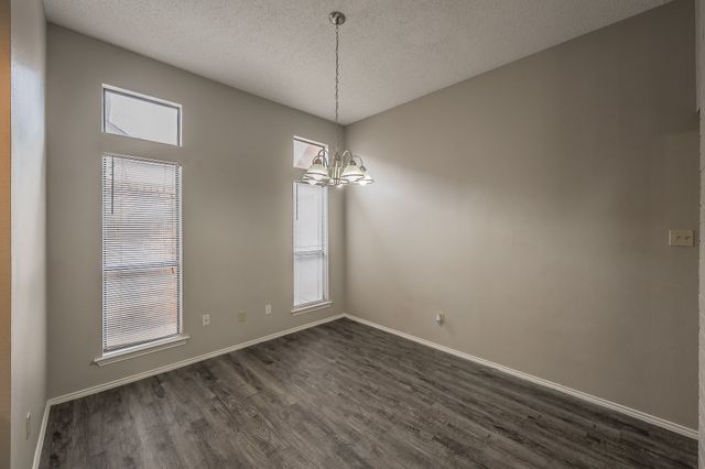 724 Ashbrook Drive, Desoto, TX 75115