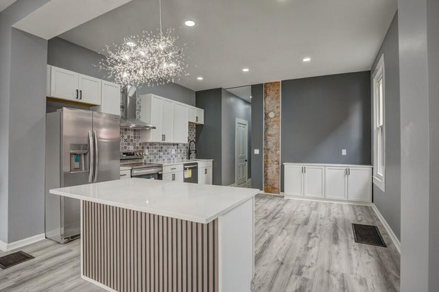 111 W 10th Street, Newport, KY 41071
