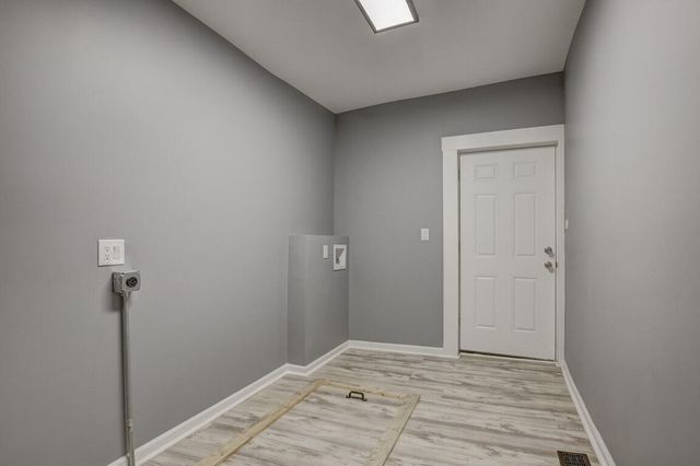 111 W 10th Street, Newport, KY 41071