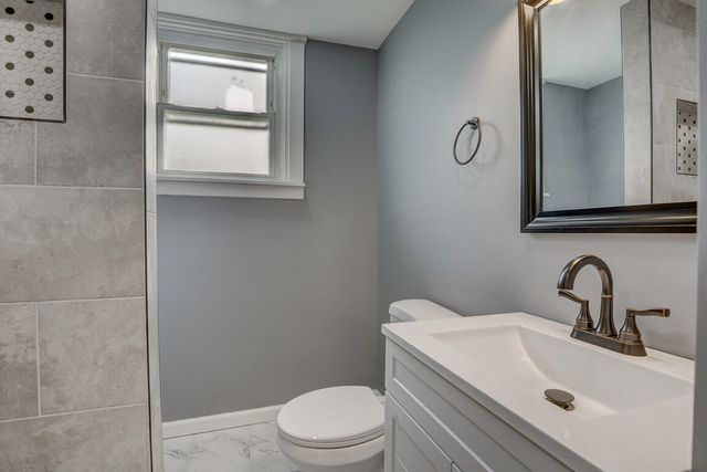 111 W 10th Street, Newport, KY 41071