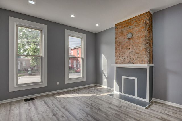 111 W 10th Street, Newport, KY 41071