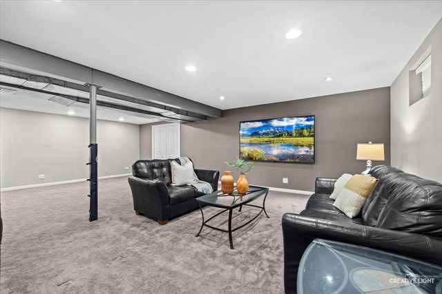 615 E BAILEY Road, Naperville, IL 60565