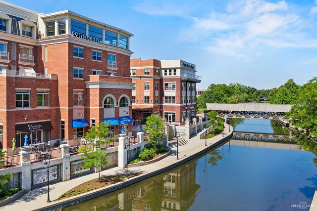615 E BAILEY Road, Naperville, IL 60565