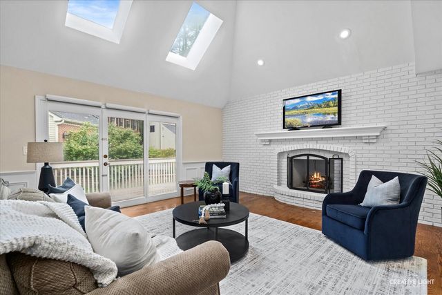 615 E BAILEY Road, Naperville, IL 60565