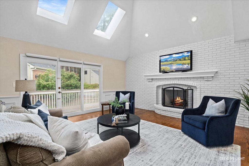 615 E BAILEY Road, Naperville, IL 60565 — photo 2